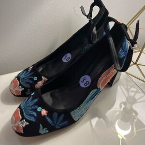 NWOT Rebecca Minkoff Bridget Too Embroidered Pumps
